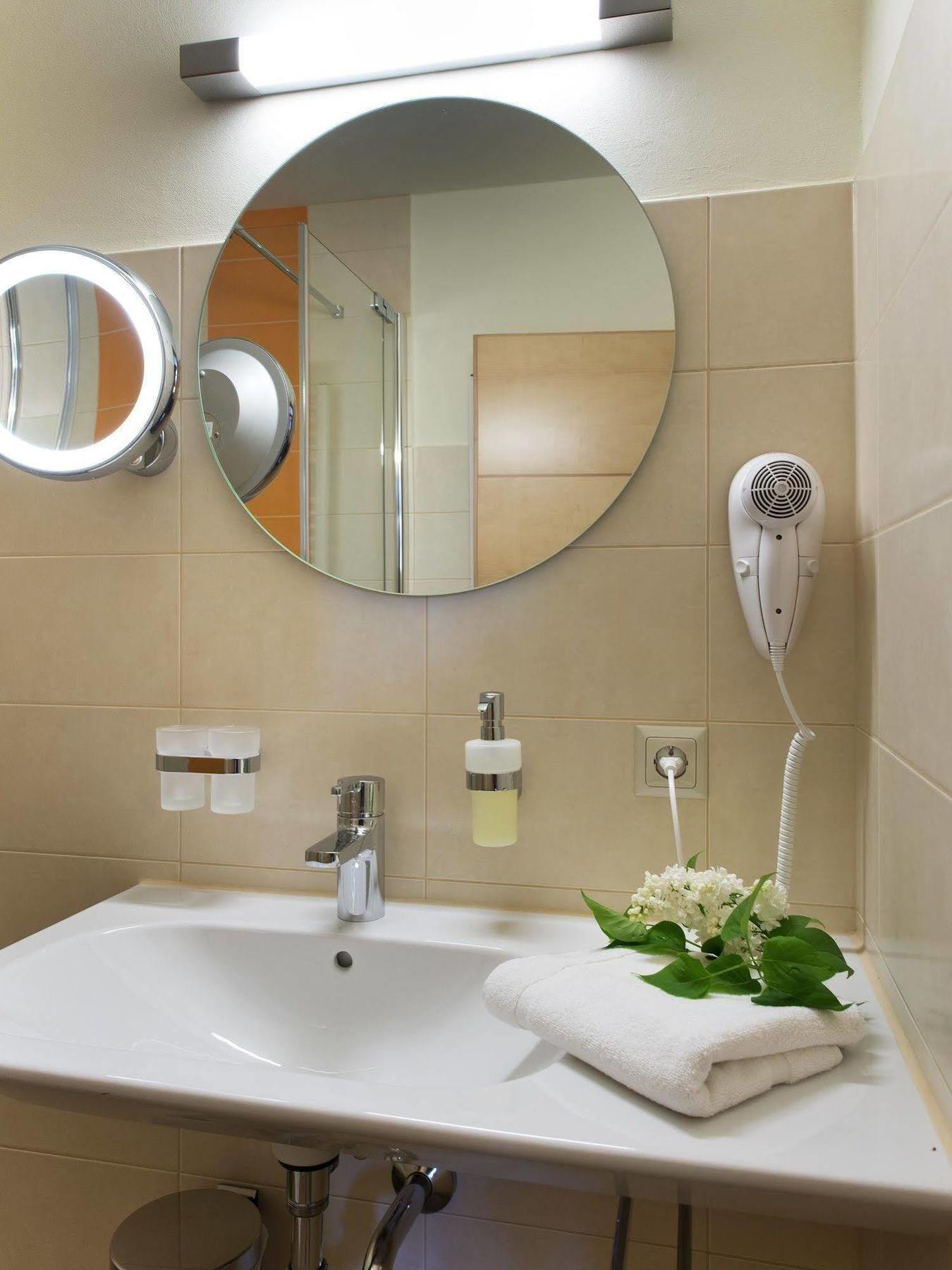 Sonn'Idyll Hotel & Saunalandschaft Rathenow Ngoại thất bức ảnh