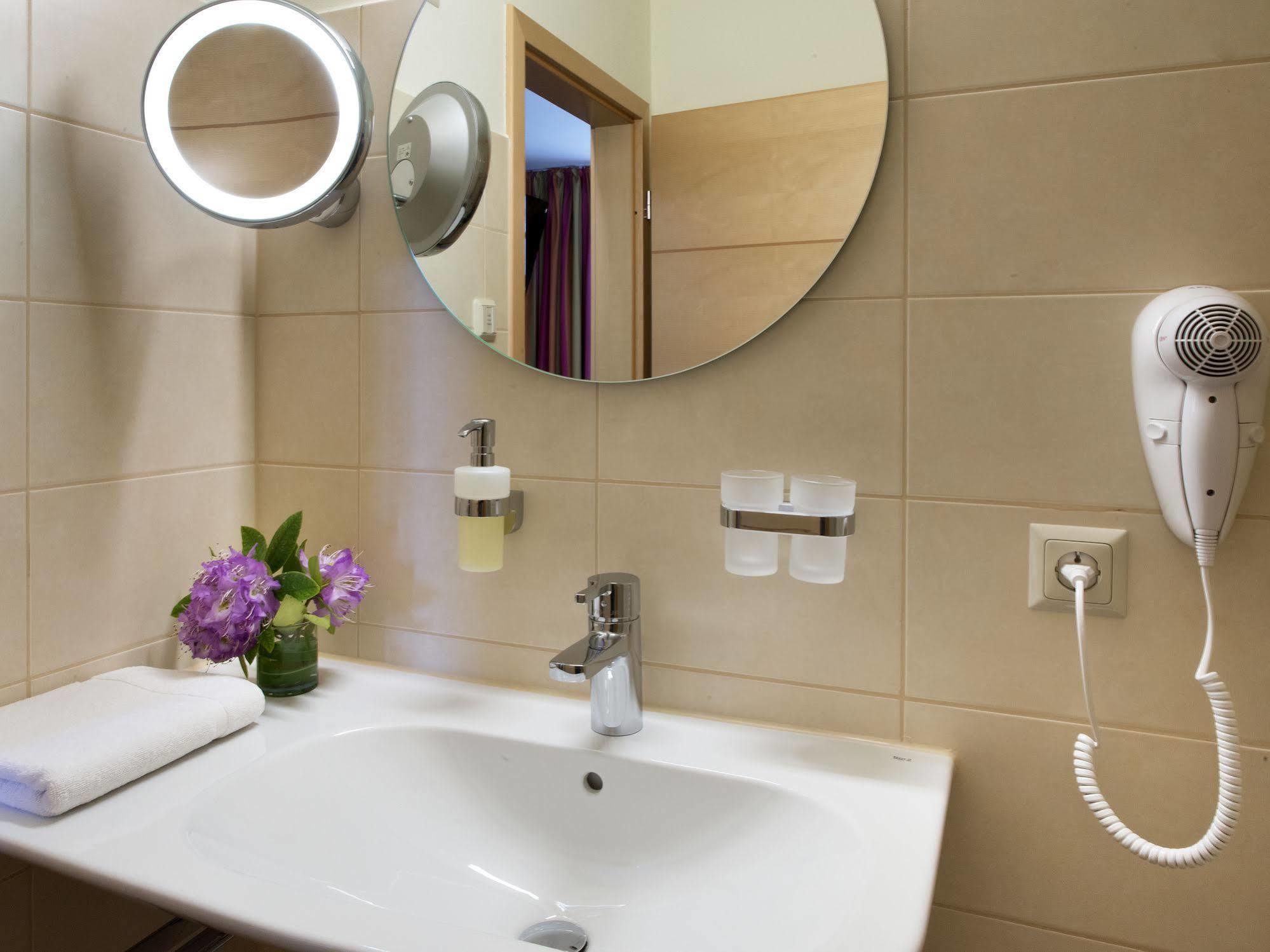 Sonn'Idyll Hotel & Saunalandschaft Rathenow Ngoại thất bức ảnh